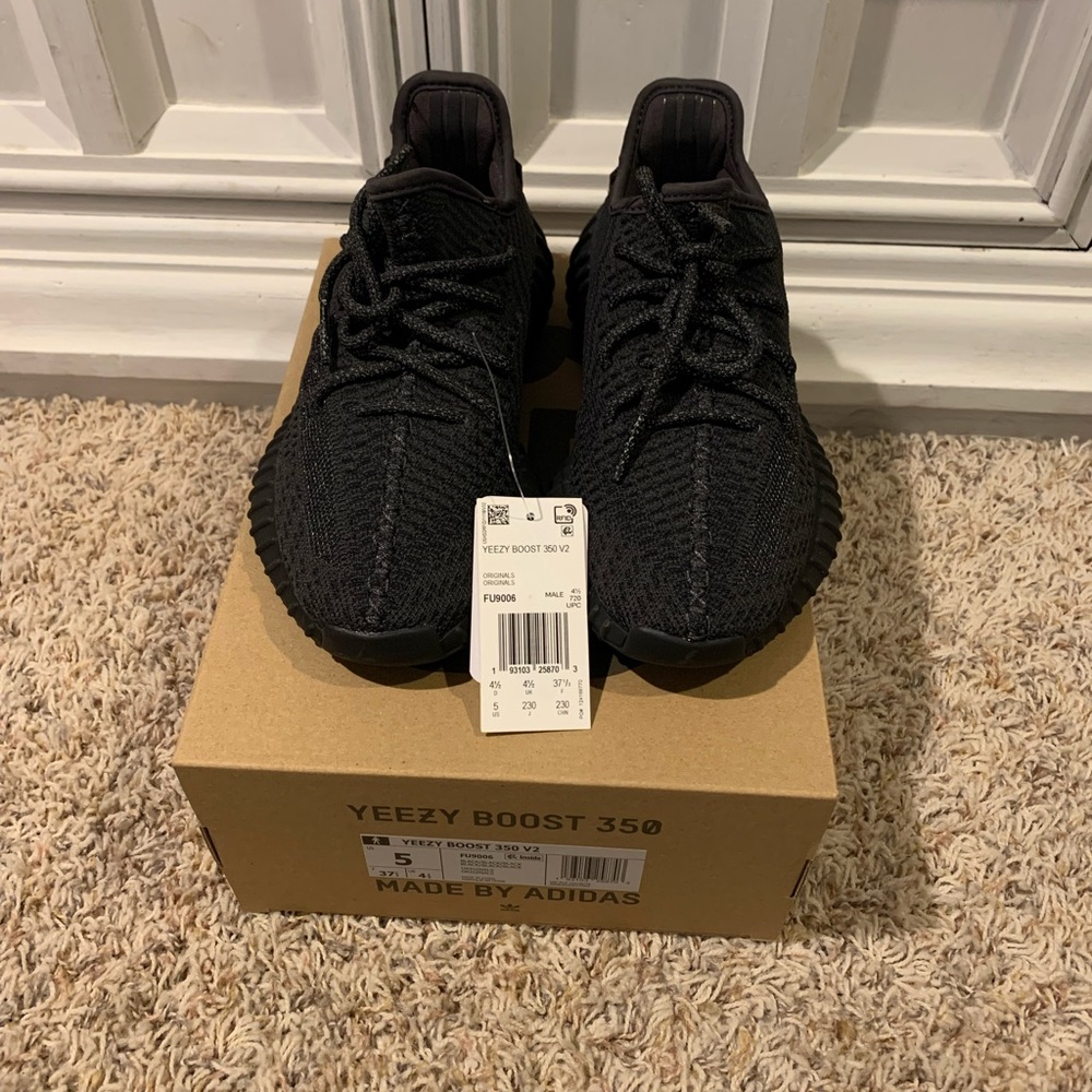 Yeezy boost 350 V2 black